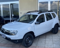DACIA Duster 1.5 dci Laureate 4x4  "Vetri elettrici - bluetooth - Stereo Mp3 - Comandi stereo al volante -  Mancorrenti"