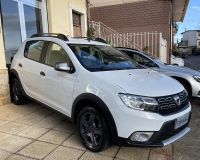 Dacia Sandero 1.5 dci 90 cv Stepway Brave "Navi-Telecamera-Volante in pelle multifunzione - Fari posteriori con tecnologia LED - Luci diurne a LED"