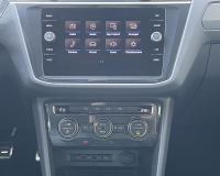 Volkswagen Tiguan 2.0 TDI 150 CV R-LINE Interior/Exterior "Fari Full Led+Gruppi ottici posteriori a led+ Quadro digitale+ Cerchi da 19"