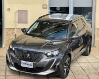 Peugeot 2008 1.5 bluehdi Allure Pack s&s 130cv EAT8 Automatica "Retrocamera - vetri privacy - pack black - cerchi lega - Fari LED" (Auto Aziendale fatturabile con iva deducibile pari al nuovo)