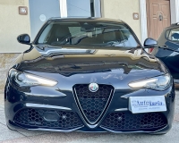 Alfa Romeo Giulia 2.2 Turbo diesel 190CV AT8 B-Tech Blak Edition Pak esterno Veloce “Pak sport - Cerchi da 19°- Pinze Brembo gialle - Assetto sportivo - Navi - Telecamera - Fari BI-Xenon Led - vetri privacy - paraurti modello veloce sport”