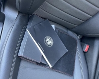 Alfa Romeo Giulia 2.2 Turbo diesel 190CV AT8 B-Tech Blak Edition Pak esterno Veloce “Pak sport - Cerchi da 19°- Pinze Brembo gialle - Assetto sportivo - Navi - Telecamera - Fari BI-Xenon Led - vetri privacy - paraurti modello veloce sport”