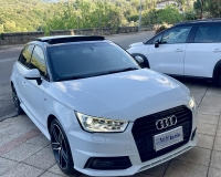 Audi A1 SPB 1.6 TDI 116 CV S.Line Sport "Tetto apribile/panoramico - Fari Xenon Plus full Led - gruppi ottici posteriore a tecnologia led - Bicolor - Cerchi sport da 18 - vetri privacy total - Navi"