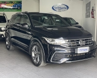 Volkswagen Tiguan 2.0 tdi R-Line 150cv dsg Fari IQ.LIGHT LED MATRIX, Digital Cockpit Pro 10,25", Navigatore