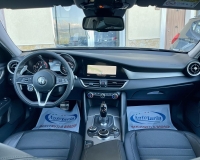 Alfa Romeo Giulia 2.2 Turbo diesel 190CV AT8 B-Tech Blak Edition Pak esterno Veloce “Pak sport - Cerchi da 19°- Pinze Brembo gialle - Assetto sportivo - Navi - Telecamera - Fari BI-Xenon Led - vetri privacy - paraurti modello veloce sport”
