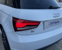 Audi A1 SPB 1.6 TDI 116 CV S.Line Sport "Tetto apribile/panoramico - Fari Xenon Plus full Led - gruppi ottici posteriore a tecnologia led - Bicolor - Cerchi sport da 18 - vetri privacy total - Navi"