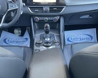 Alfa Romeo Giulia 2.2 Turbo diesel 190CV AT8 B-Tech Blak Edition Pak esterno Veloce “Pak sport - Cerchi da 19°- Pinze Brembo gialle - Assetto sportivo - Navi - Telecamera - Fari BI-Xenon Led - vetri privacy - paraurti modello veloce sport”