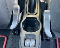 DACIA Duster 1.5 dci Laureate 4x4  "Vetri elettrici - bluetooth - Stereo Mp3 - Comandi stereo al volante -  Mancorrenti"