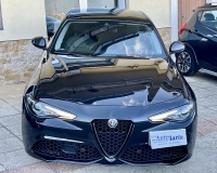 Alfa Romeo Giulia 2.2 Turbo diesel 190CV AT8 B-Tech Blak Edition Pak esterno Veloce “Pak sport - Cerchi da 19°- Pinze Brembo gialle - Assetto sportivo - Navi - Telecamera - Fari BI-Xenon Led - vetri privacy - paraurti modello veloce sport”