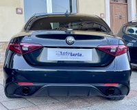 Alfa Romeo Giulia 2.2 Turbo diesel 190CV AT8 B-Tech Blak Edition Pak esterno Veloce “Pak sport - Cerchi da 19°- Pinze Brembo gialle - Assetto sportivo - Navi - Telecamera - Fari BI-Xenon Led - vetri privacy - paraurti modello veloce sport”