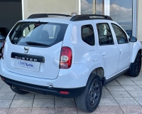 DACIA Duster 1.5 dci Laureate 4x4  "Vetri elettrici - bluetooth - Stereo Mp3 - Comandi stereo al volante -  Mancorrenti"