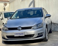 Volkswagen Golf 1.6 Tdi Comfortline 110cv (cerchi lega da 17 – sensori park anteriore e posteriore – vetri privacy-clima bi/zona) Vettura in ottime condizioni generali - Garantita