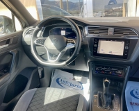 Volkswagen Tiguan 2.0 tdi R-Line 150cv dsg Fari IQ.LIGHT LED MATRIX, Digital Cockpit Pro 10,25", Navigatore