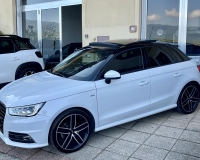 Audi A1 SPB 1.6 TDI 116 CV S.Line Sport "Tetto apribile/panoramico - Fari Xenon Plus full Led - gruppi ottici posteriore a tecnologia led - Bicolor - Cerchi sport da 18 - vetri privacy total - Navi"