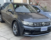 Volkswagen Tiguan 2.0 TDI 150 CV R-LINE Interior/Exterior "Fari Full Led+Gruppi ottici posteriori a led+ Quadro digitale+ Cerchi da 19"