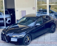 Alfa Romeo Giulia 2.2 Turbo diesel 190CV AT8 B-Tech Blak Edition Pak esterno Veloce “Pak sport - Cerchi da 19°- Pinze Brembo gialle - Assetto sportivo - Navi - Telecamera - Fari BI-Xenon Led - vetri privacy - paraurti modello veloce sport”