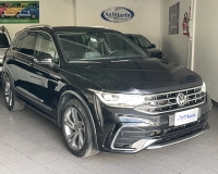Volkswagen Tiguan 2.0 tdi R-Line 150cv dsg Fari IQ.LIGHT LED MATRIX, Digital Cockpit Pro 10,25", Navigatore