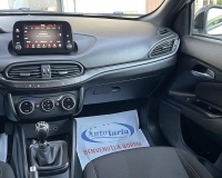 Fiat Tipo 1.6 Mjt S&S 5 porte S-Design (Bicolor - Pak black -Cerchi 18° - Fari Bi-xenon led - retrocamera)