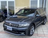 Volkswagen Tiguan 2.0 TDI 150 CV R-LINE Interior/Exterior "Fari Full Led+Gruppi ottici posteriori a led+ Quadro digitale+ Cerchi da 19"