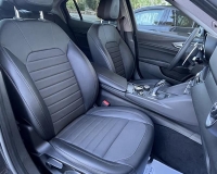 Alfa Romeo Giulia 2.2 Turbo diesel 190CV AT8 B-Tech Blak Edition Pak esterno Veloce “Pak sport - Cerchi da 19°- Pinze Brembo gialle - Assetto sportivo - Navi - Telecamera - Fari BI-Xenon Led - vetri privacy - paraurti modello veloce sport”