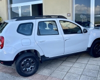 DACIA Duster 1.5 dci Laureate 4x4  "Vetri elettrici - bluetooth - Stereo Mp3 - Comandi stereo al volante -  Mancorrenti"