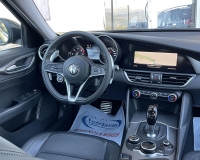 Alfa Romeo Giulia 2.2 Turbo diesel 190CV AT8 B-Tech Blak Edition Pak esterno Veloce “Pak sport - Cerchi da 19°- Pinze Brembo gialle - Assetto sportivo - Navi - Telecamera - Fari BI-Xenon Led - vetri privacy - paraurti modello veloce sport”