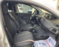 Lancia Ypsilon 1.2 Gold Plus  Black and Noir 70 CV (vetri privacy - pacchetto nero lucido in contrasto - interni sportivi - bluetooth - sedili con rifiniture sportivi logo dorato) Aziendale