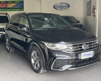 Volkswagen Tiguan 2.0 tdi R-Line 150cv dsg Fari IQ.LIGHT LED MATRIX, Digital Cockpit Pro 10,25", Navigatore