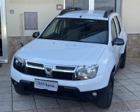 DACIA Duster 1.5 dci Laureate 4x4  "Vetri elettrici - bluetooth - Stereo Mp3 - Comandi stereo al volante -  Mancorrenti"