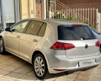 Volkswagen Golf 1.6 Tdi Comfortline 110cv (cerchi lega da 17 – sensori park anteriore e posteriore – vetri privacy-clima bi/zona) Vettura in ottime condizioni generali - Garantita