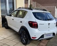 Dacia Sandero 1.5 dci 90 cv Stepway Brave "Navi-Telecamera-Volante in pelle multifunzione - Fari posteriori con tecnologia LED - Luci diurne a LED"