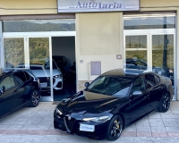 Alfa Romeo Giulia 2.2 Turbo diesel 190CV AT8 B-Tech Blak Edition Pak esterno Veloce “Pak sport - Cerchi da 19°- Pinze Brembo gialle - Assetto sportivo - Navi - Telecamera - Fari BI-Xenon Led - vetri privacy - paraurti modello veloce sport”