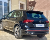 Volkswagen Tiguan 2.0 tdi R-Line 150cv dsg Fari IQ.LIGHT LED MATRIX, Digital Cockpit Pro 10,25", Navigatore