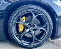 Alfa Romeo Giulia 2.2 Turbo diesel 190CV AT8 B-Tech Blak Edition Pak esterno Veloce “Pak sport - Cerchi da 19°- Pinze Brembo gialle - Assetto sportivo - Navi - Telecamera - Fari BI-Xenon Led - vetri privacy - paraurti modello veloce sport”