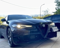 Alfa Romeo Giulia 2.2 Turbo diesel 190CV AT8 B-Tech Blak Edition Pak esterno Veloce “Pak sport - Cerchi da 19°- Pinze Brembo gialle - Assetto sportivo - Navi - Telecamera - Fari BI-Xenon Led - vetri privacy - paraurti modello veloce sport”
