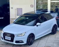 Audi A1 SPB 1.6 TDI 116 CV S.Line Sport "Tetto apribile/panoramico - Fari Xenon Plus full Led - gruppi ottici posteriore a tecnologia led - Bicolor - Cerchi sport da 18 - vetri privacy total - Navi"