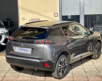 Peugeot 2008 1.5 bluehdi Allure Pack s&s 130cv EAT8 Automatica "Retrocamera - vetri privacy - pack black - cerchi lega - Fari LED" (Auto Aziendale fatturabile con iva deducibile pari al nuovo)