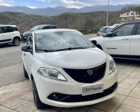 Lancia Ypsilon 1.2 Gold Plus  Black and Noir 70 CV (vetri privacy - pacchetto nero lucido in contrasto - interni sportivi - bluetooth - sedili con rifiniture sportivi logo dorato) Aziendale