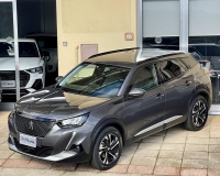 Peugeot 2008 1.5 bluehdi Allure Pack s&s 130cv EAT8 Automatica "Retrocamera - vetri privacy - pack black - cerchi lega - Fari LED" (Auto Aziendale fatturabile con iva deducibile pari al nuovo)