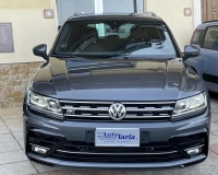 Volkswagen Tiguan 2.0 TDI 150 CV R-LINE Interior/Exterior "Fari Full Led+Gruppi ottici posteriori a led+ Quadro digitale+ Cerchi da 19"