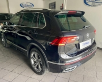 Volkswagen Tiguan 2.0 tdi R-Line 150cv dsg Fari IQ.LIGHT LED MATRIX, Digital Cockpit Pro 10,25", Navigatore
