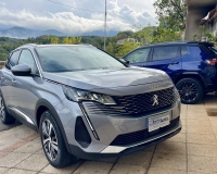 PEUGEOT 3008 II 1.5 BlueHDI  Allure Pack s&s 130cv Eat8 Automatica "Retrocamera - vetri privacy - pack cromo - cerchi lega 18 bicolor - Fari full LED" (Auto Aziendale fatturabile con iva deducibile pari al nuovo)