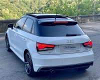 Audi A1 SPB 1.6 TDI 116 CV S.Line Sport "Tetto apribile/panoramico - Fari Xenon Plus full Led - gruppi ottici posteriore a tecnologia led - Bicolor - Cerchi sport da 18 - vetri privacy total - Navi"