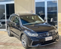 Volkswagen Tiguan 2.0 tdi R-Line 150cv dsg Fari IQ.LIGHT LED MATRIX, Digital Cockpit Pro 10,25", Navigatore