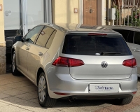 Volkswagen Golf 1.6 Tdi Comfortline 110cv (cerchi lega da 17 – sensori park anteriore e posteriore – vetri privacy-clima bi/zona) Vettura in ottime condizioni generali - Garantita