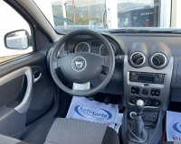 DACIA Duster 1.5 dci Laureate 4x4  "Vetri elettrici - bluetooth - Stereo Mp3 - Comandi stereo al volante -  Mancorrenti"