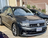 Volkswagen Tiguan 1.6 TDI 116 CV R-LINE "Fari Full Led+Gruppi ottici posteriori a led+ Quadro digitale+ Cerchi da 19°"