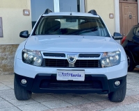 DACIA Duster 1.5 dci Laureate 4x4  "Vetri elettrici - bluetooth - Stereo Mp3 - Comandi stereo al volante -  Mancorrenti"