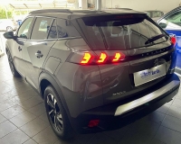 Peugeot 2008 1.5 bluehdi Allure Pack s&s 130cv EAT8 Automatica "Retrocamera - vetri privacy - pack black - cerchi lega - Fari LED" (Auto Aziendale fatturabile con iva deducibile pari al nuovo)