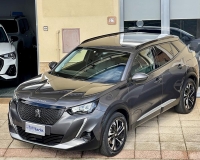 Peugeot 2008 1.5 bluehdi Allure Pack s&s 130cv EAT8 Automatica "Retrocamera - vetri privacy - pack black - cerchi lega - Fari LED" (Auto Aziendale fatturabile con iva deducibile pari al nuovo)